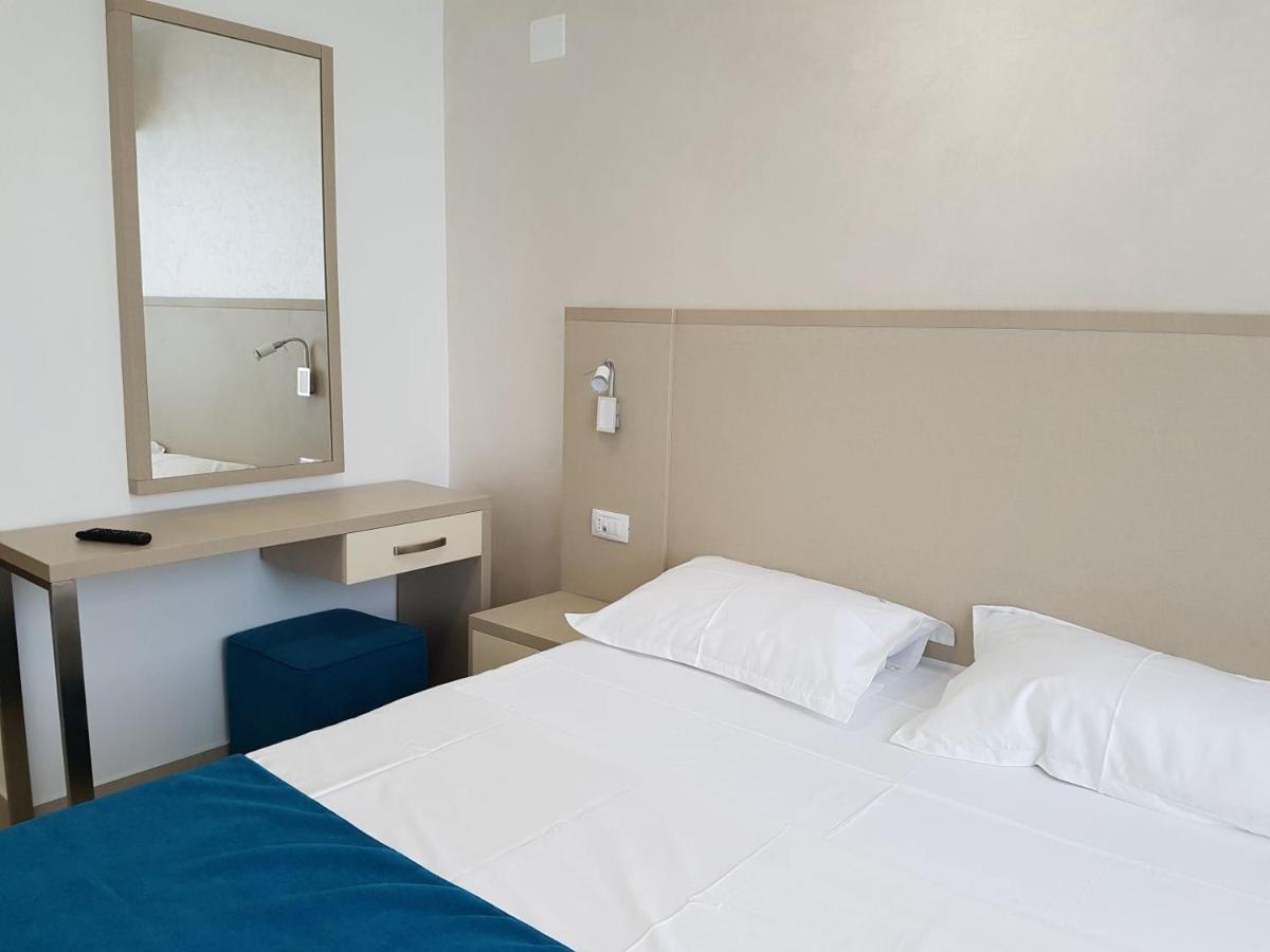 Hotel Delfin Mamaia Luaran gambar